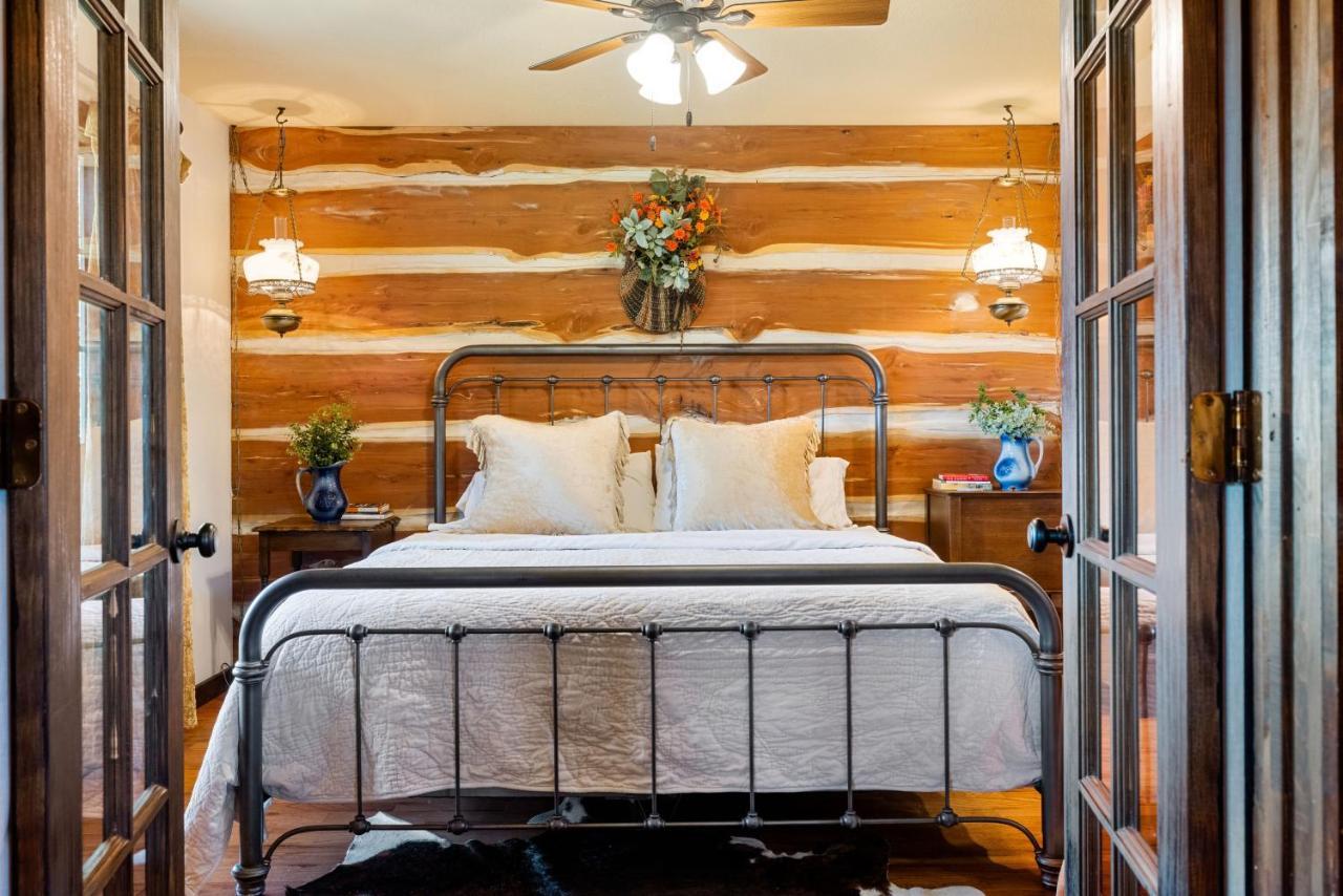 Inn At Sunset Mill Ranch Wimberley Bagian luar foto