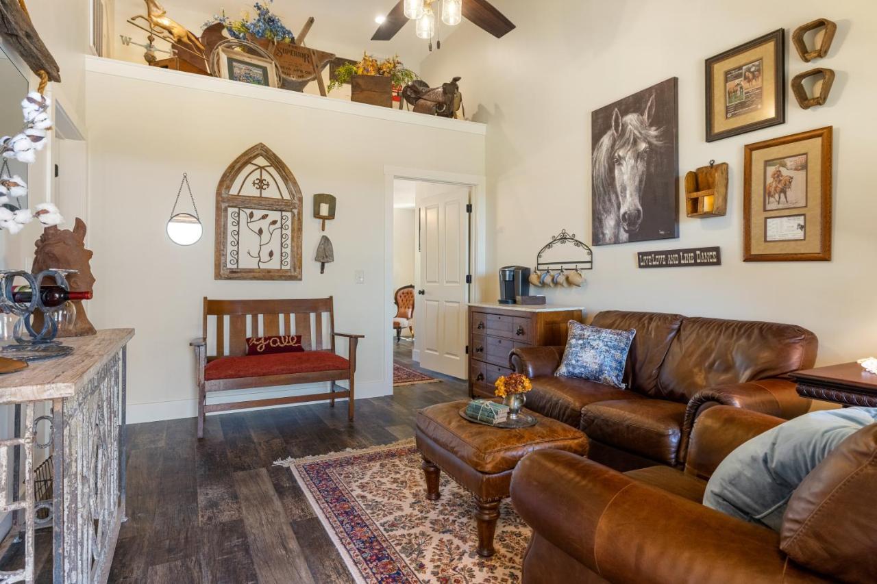 Inn At Sunset Mill Ranch Wimberley Bagian luar foto
