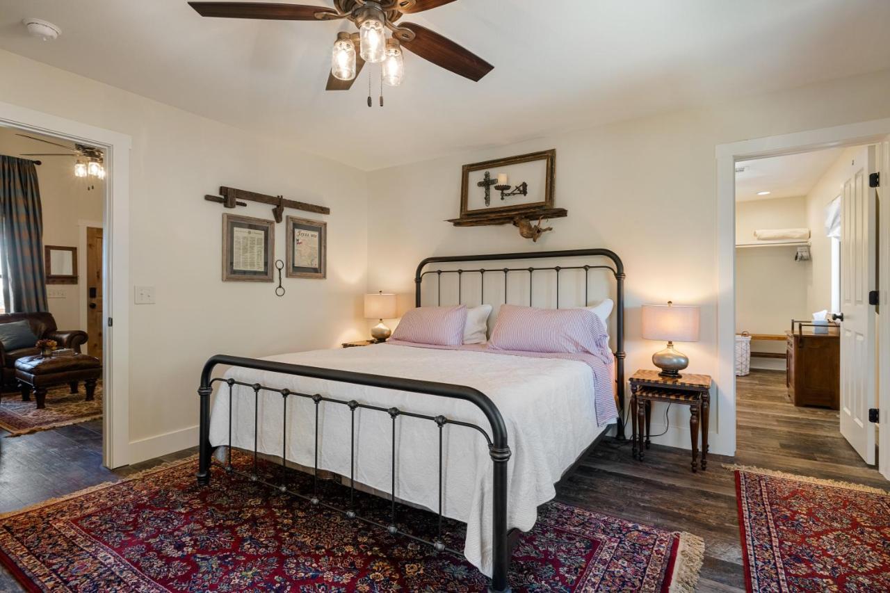 Inn At Sunset Mill Ranch Wimberley Bagian luar foto
