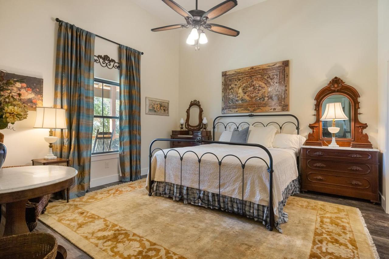 Inn At Sunset Mill Ranch Wimberley Bagian luar foto