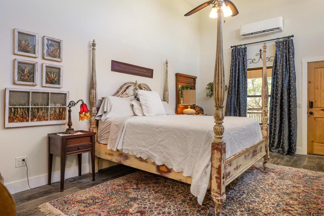 Inn At Sunset Mill Ranch Wimberley Bagian luar foto